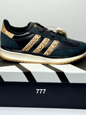 Adidas Run 70s. Brand New. Size 7.5W Cow fur